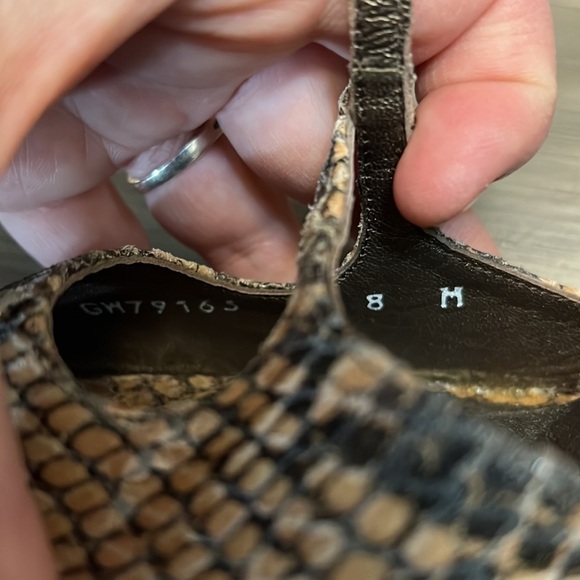 STAURT WEITZMAN PYTHON SLINGBACK HEELS 8 - Picture 13 of 16